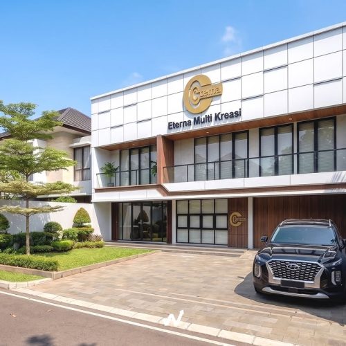 Desain Kantor Modern 2 lantaiLantai atas didominasi oleh panel cladding berwarna putih dengan te (2)